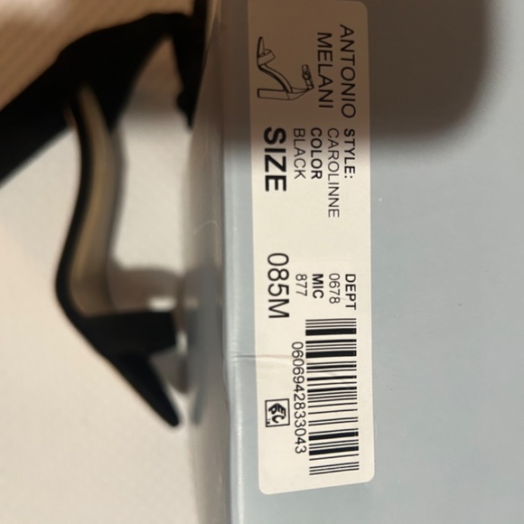 High heals - Picture 3 of 3